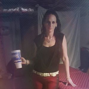 Meet your Posher, Lois